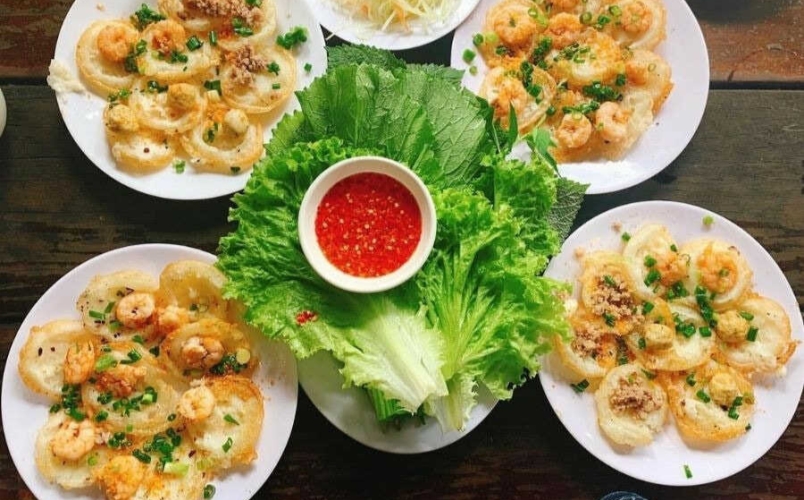 Lần đầu ăn bánh khọt ở Vũng Tàu – Bất ngờ với hương vị giòn béo khó quên 